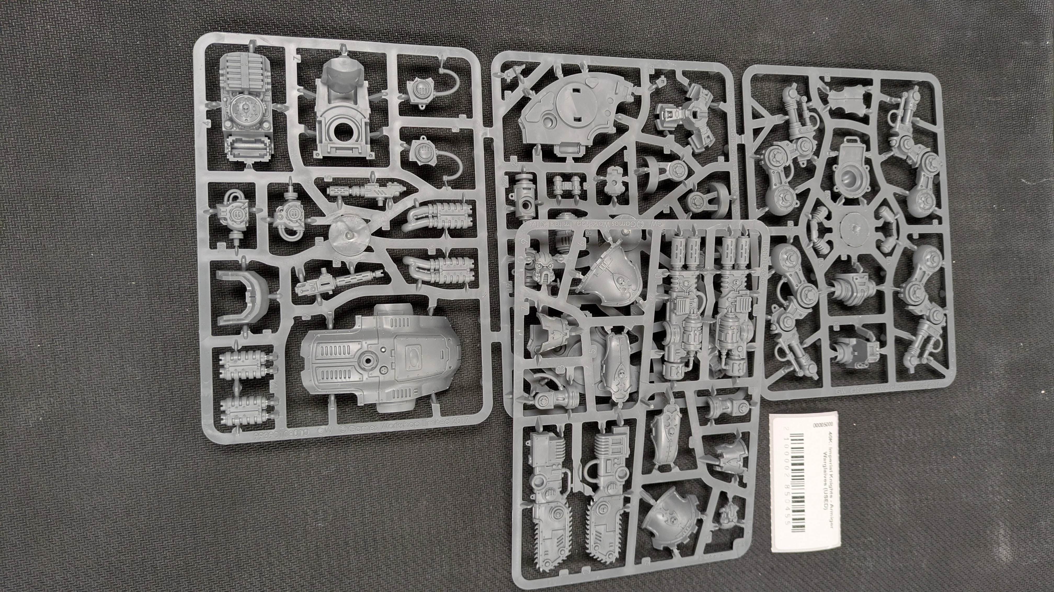 40K: Imperial Knights - Knight Armigers (On Sprue, Out of Box) - Image 2