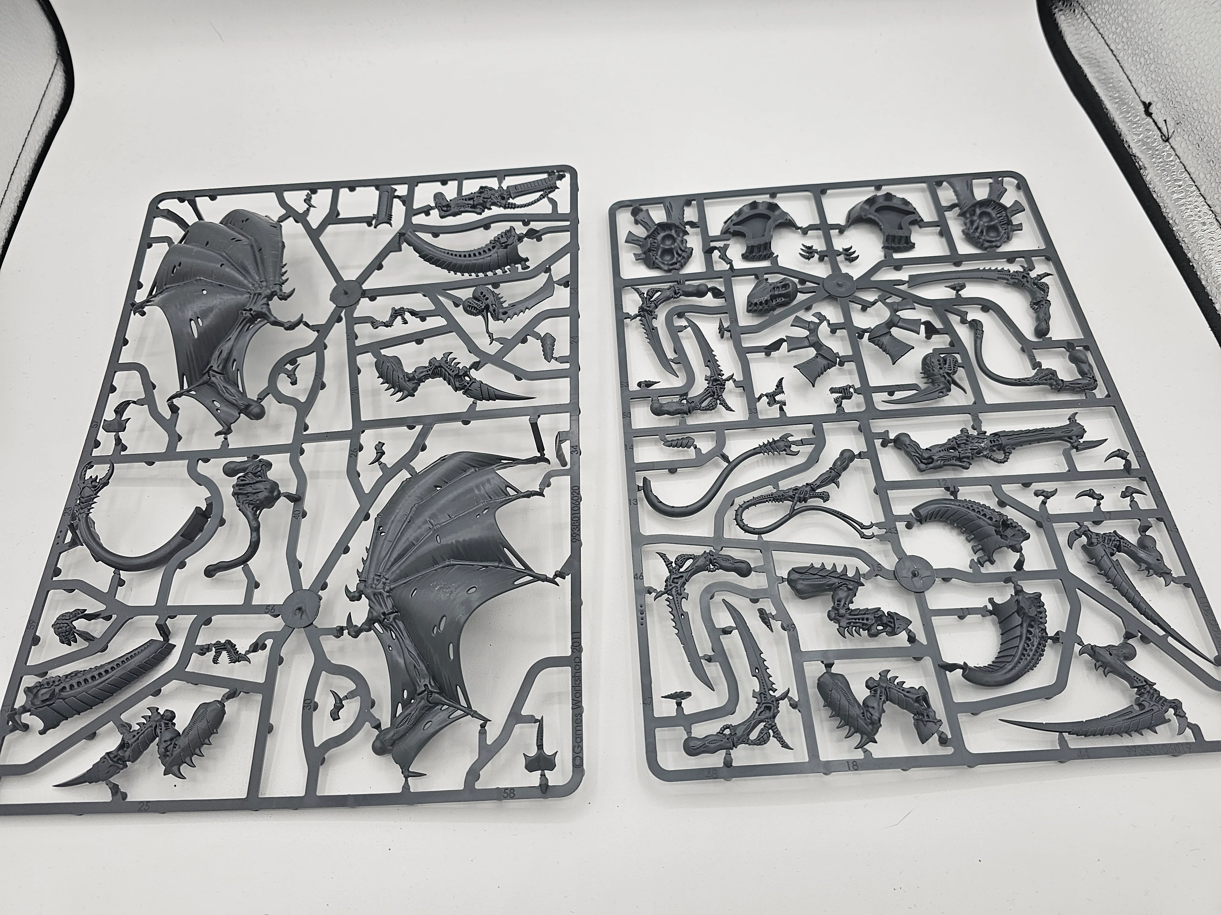 40K: Tyranid - Winged Hive Tyrant(USED) [Lot #2] {On Sprue}