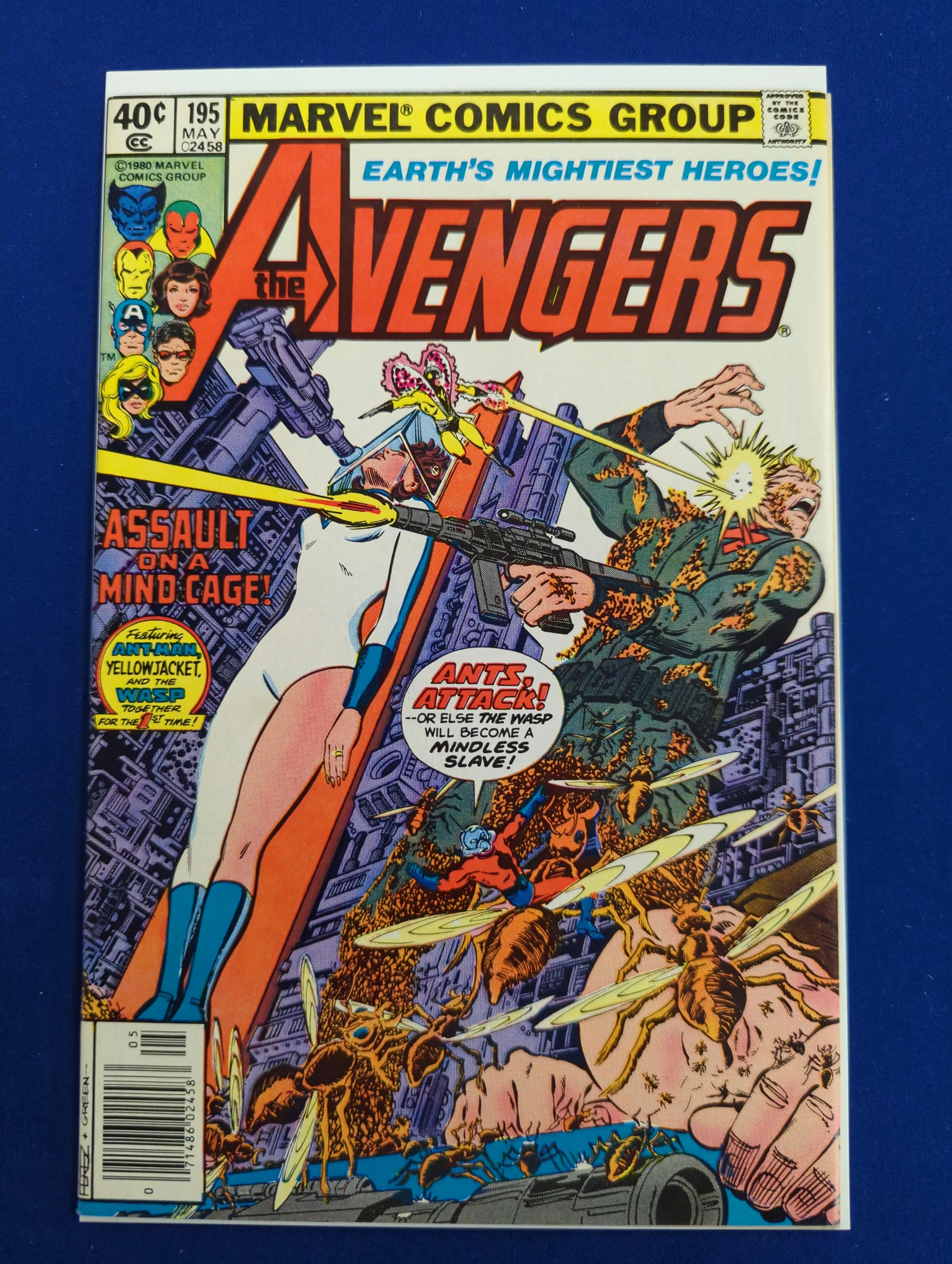 Avengers (1963 Series) #195 (8.0) Cameo of Taskmaster, Bondage Cover