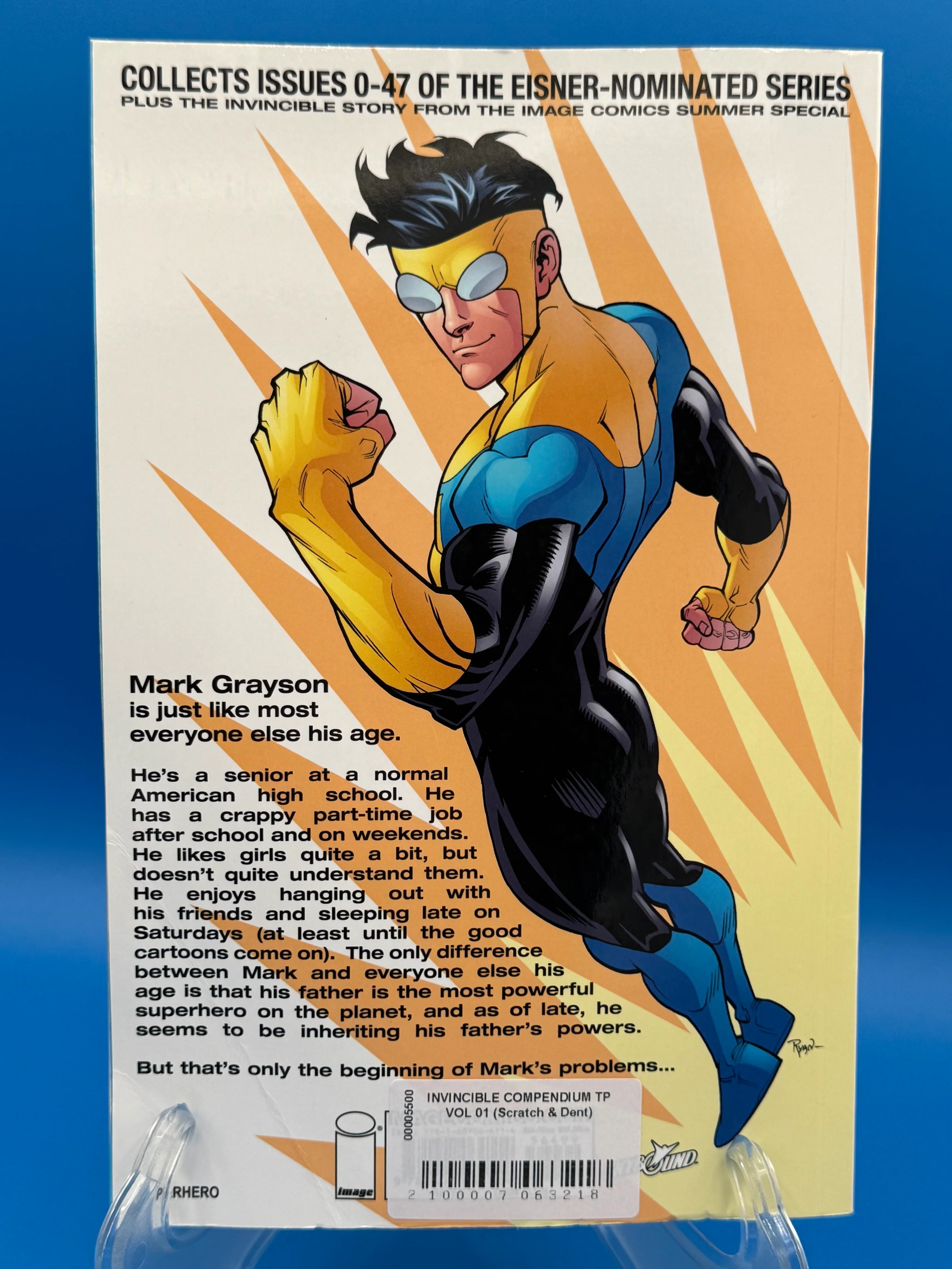 INVINCIBLE COMPENDIUM TP VOL 01 (Scratch & Dent) - Image 4